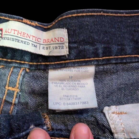 Classic Denim Women's Shorts - Picture 3 of 3